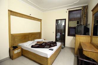Hotel UK, New Delhi 3